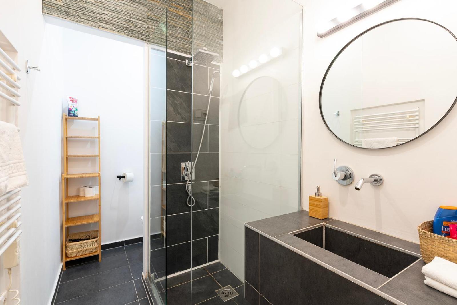 Apartment Modern Uniquely Designed Flat Andrassy Avenue And Oktogon Square