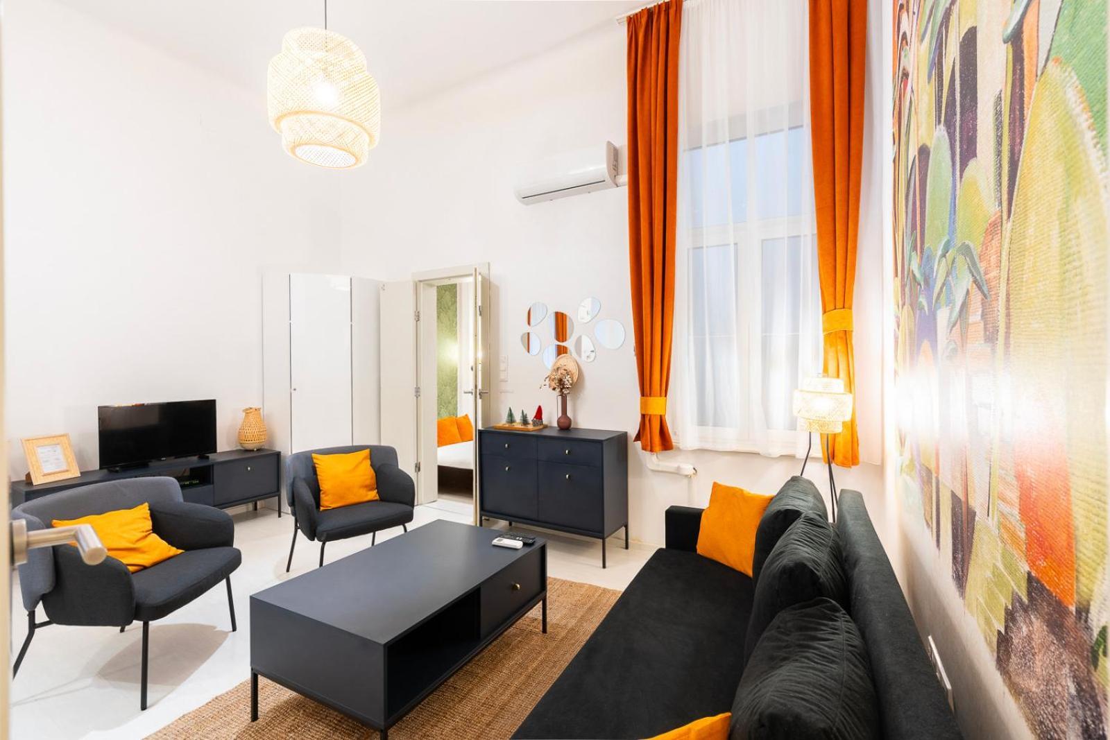 Apartment Modern Uniquely Designed Flat Andrassy Avenue And Oktogon Square